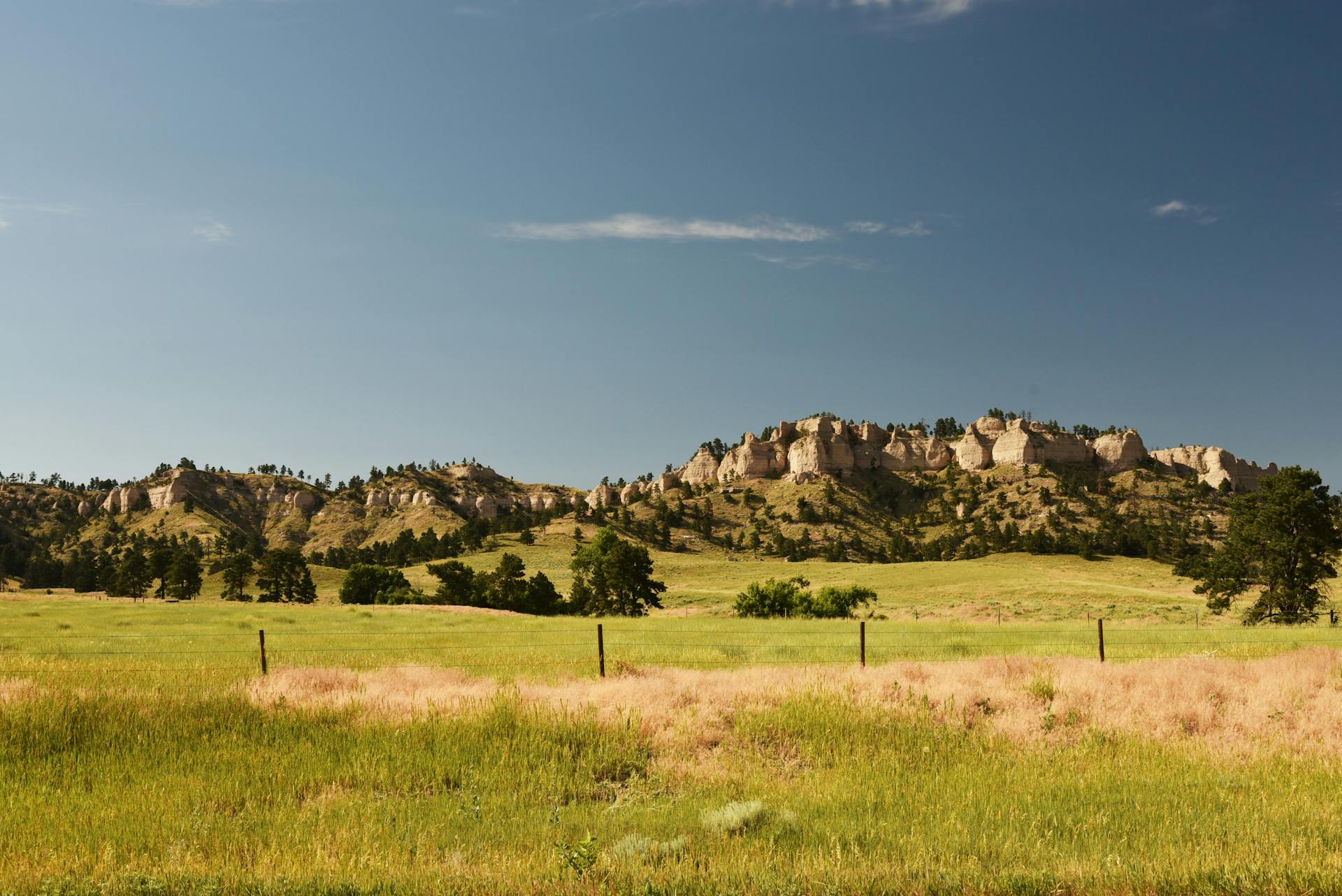 Rolling grasslands of North Dakota Badlands